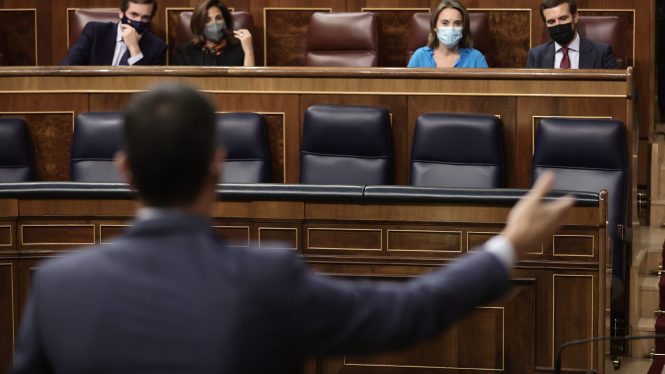 Los socios del Gobierno piden a Sánchez que no adelante elecciones por la crisis del PP