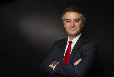 Iván Redondo enreda para apartar a los Escribano de Indra