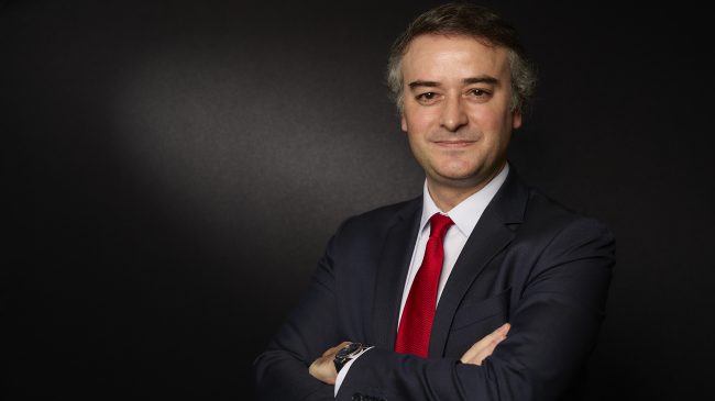 Iván Redondo enreda para apartar a los Escribano de Indra