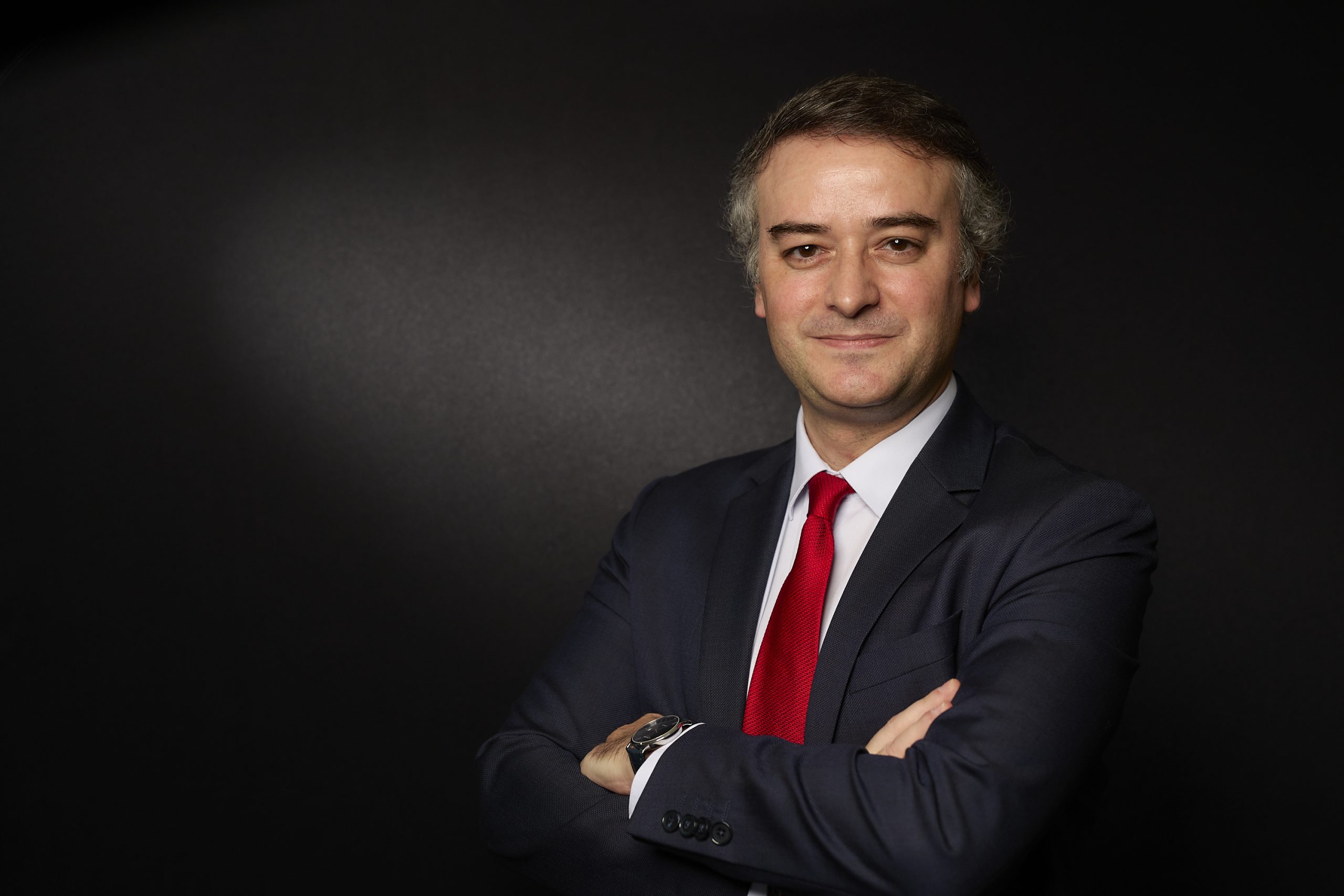 Iván Redondo enreda para apartar a los Escribano de Indra