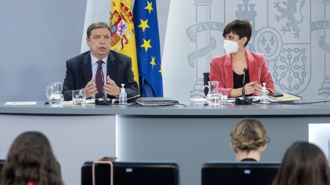 El Gobierno da la razón a Planas frente a Garzón