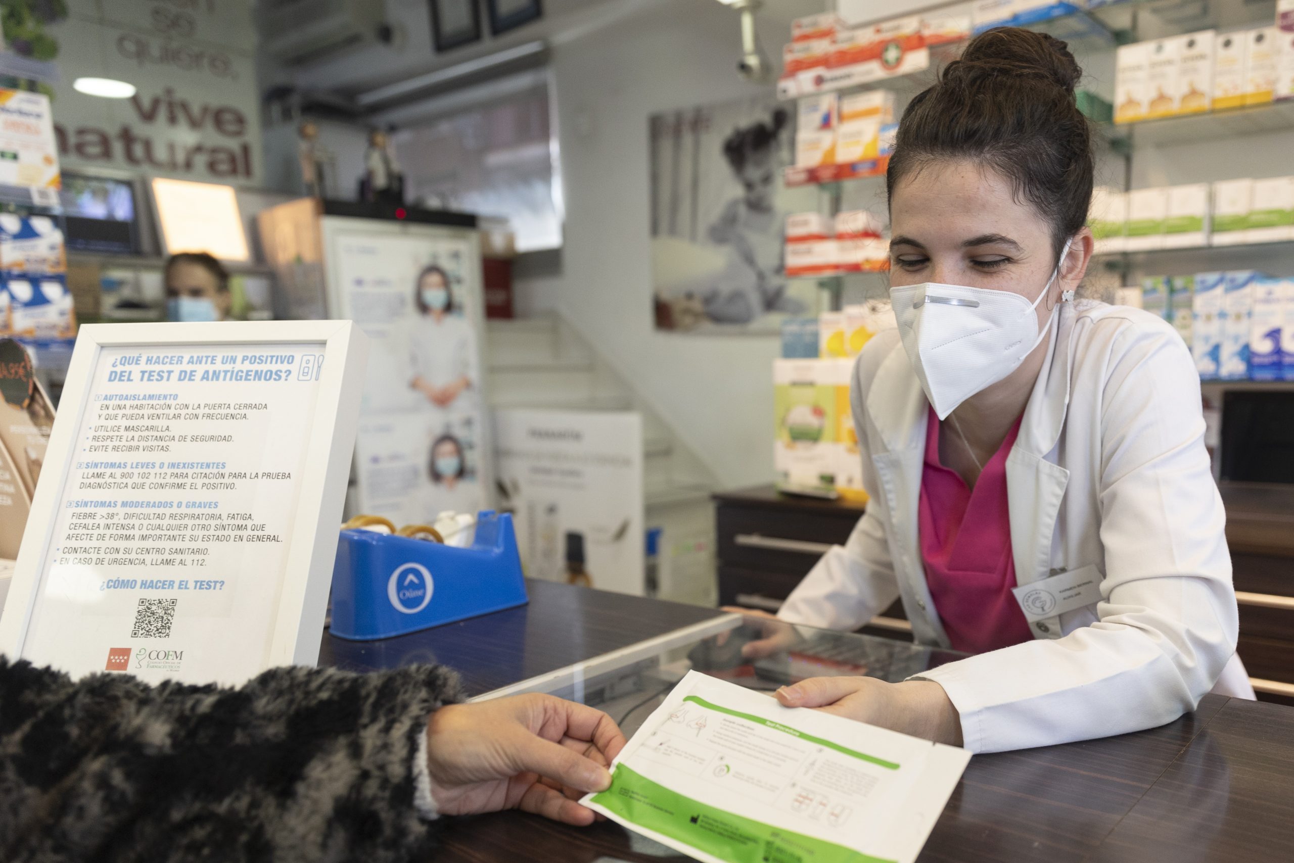 Cataluña dará la baja laboral desde farmacias y el alta programada a los siete días