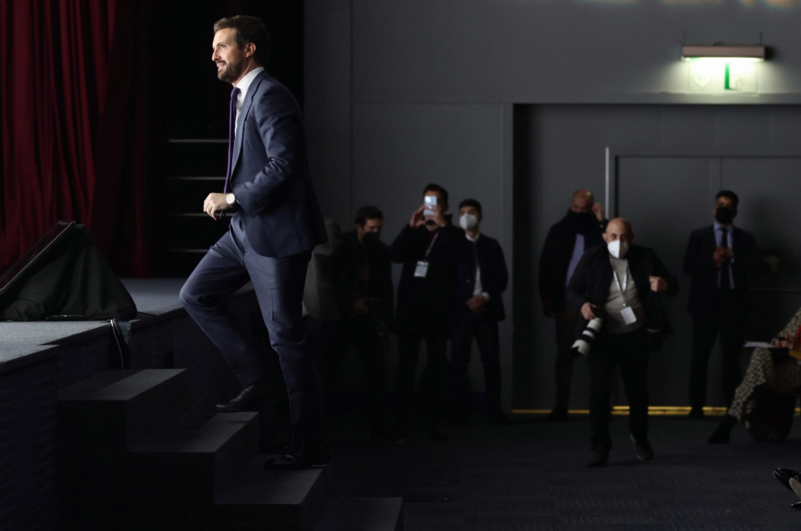 Casado traslada su respaldo al Gobierno en Ucrania pero le pide que informe al Congreso