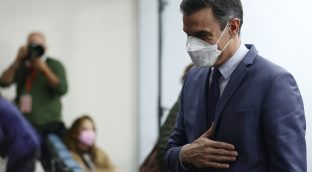 El CIS, al rescate de Sánchez en Castilla y León: El PSOE ganaría las elecciones del 13-F