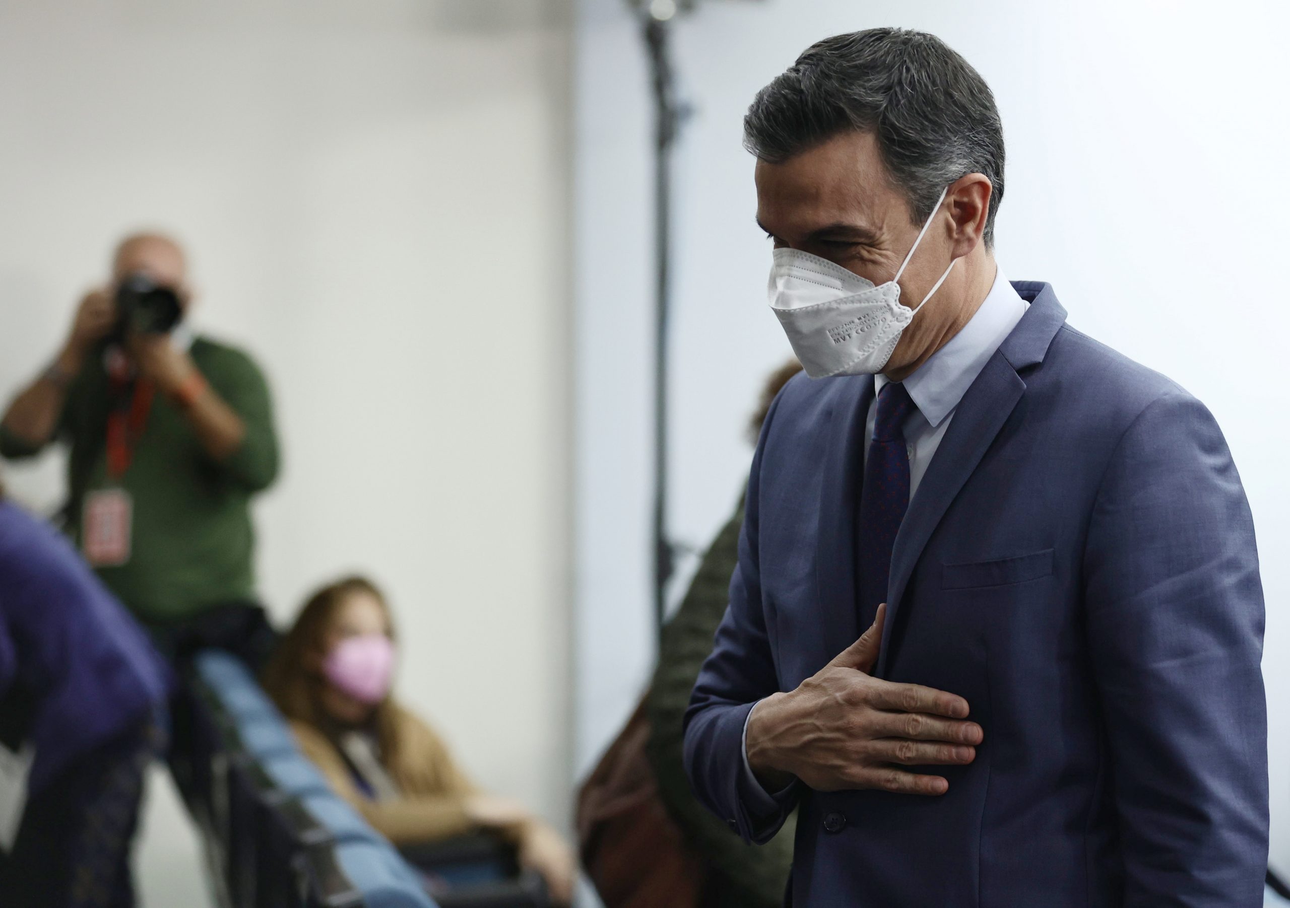 El CIS, al rescate de Sánchez en Castilla y León: El PSOE ganaría las elecciones del 13-F
