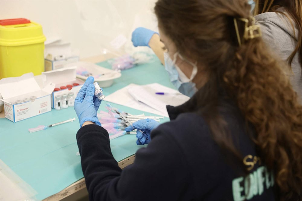Más de 11,3 millones de españoles han recibido la dosis de refuerzo de la vacuna contra la covid-19