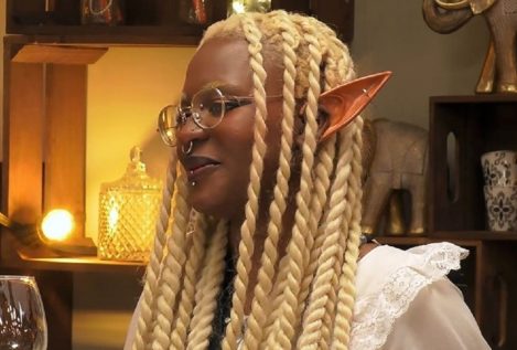 Muñecas y dioses en miniatura