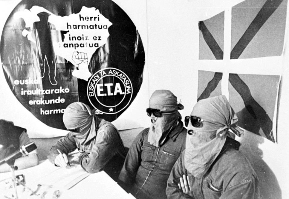 Las víctimas quieren enjuiciar ahora a los jefes de ETA para evitar dar carpetazo al terrorismo