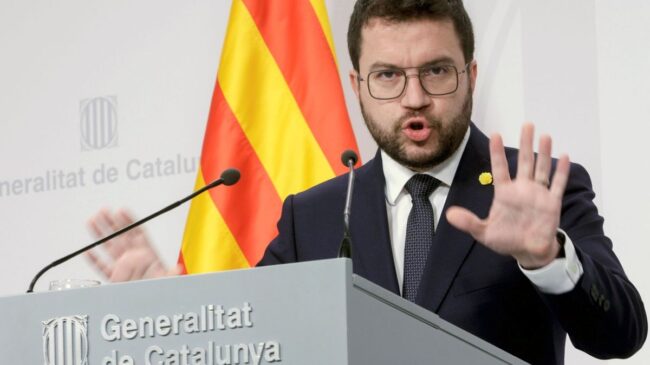 Los ciudadanos siguen suspendiendo la labor del Ejecutivo catalán, según un sondeo