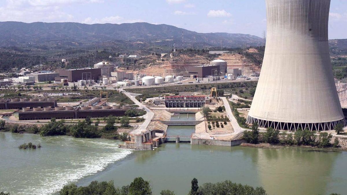 España, en la dirección contraria de Europa: las centrales nucleares deberán preparar un plan para su desmantelamiento