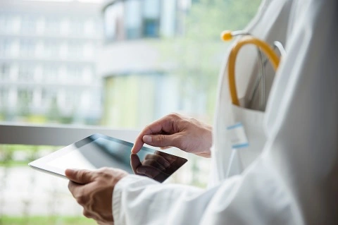 Telefónica supera los 50.000 clientes en su servicio de telemedicina en un año