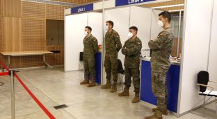 Los militares ya han vacunado a más de 20.000 personas en 13 comunidades