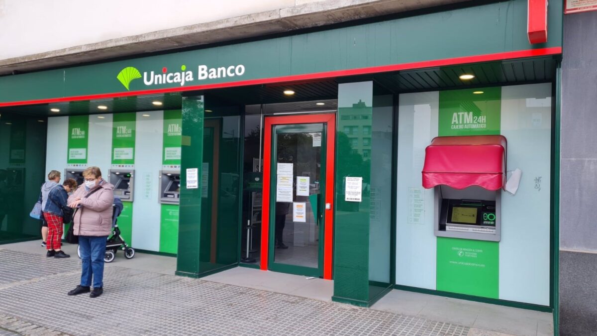 El plazo para que los empleados de Unicaja Banco se apunten al ERE termina esta semana
