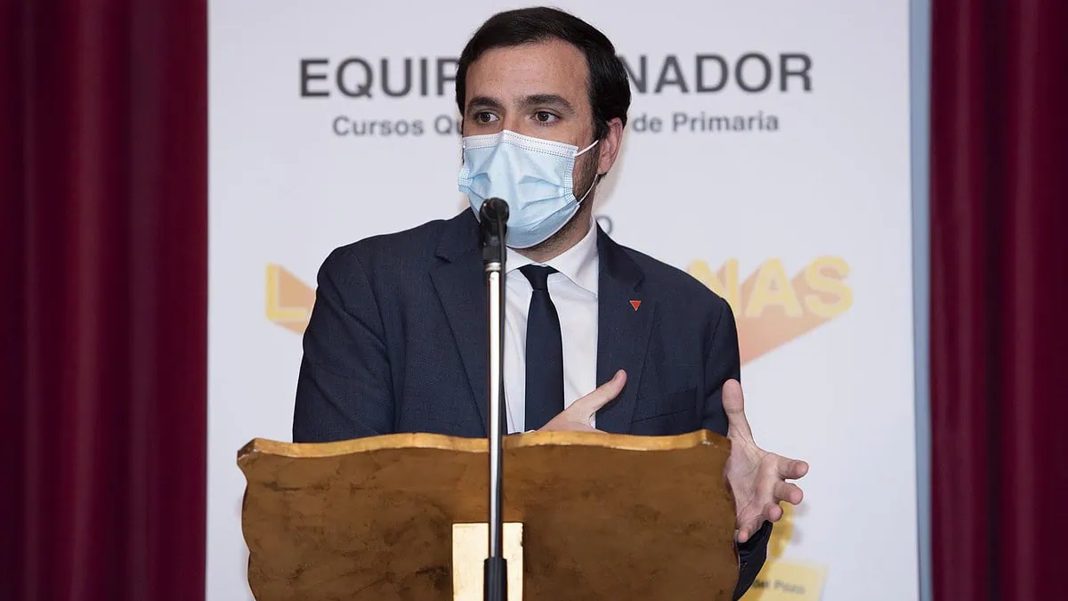 Alberto Garzón afirma que no se siente «desautorizado» por Pedro Sánchez