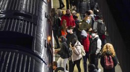 Inglaterra levantará las restricciones impuestas por la variante ómicron