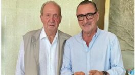 Carlos Herrera viaja a Abu Dabi para reunirse con don Juan Carlos (y la imagen se vuelve viral)