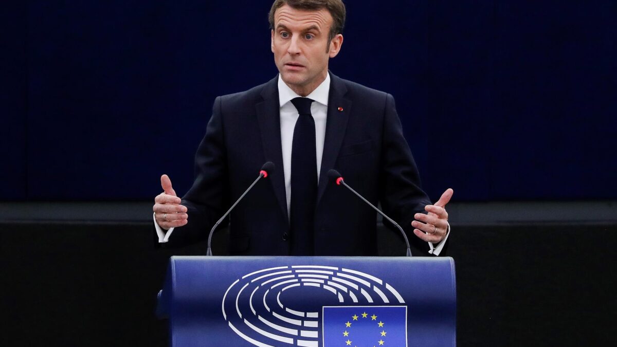 Macron insta a que el aborto sea un derecho básico en la Unión Europea