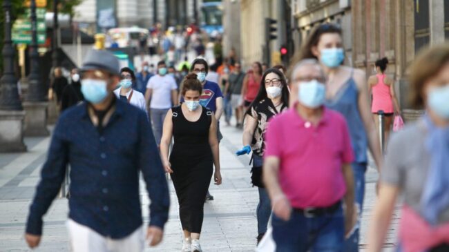 La OMS confirma que ómicron frena su crecimiento global de contagios sin un aumento de fallecidos
