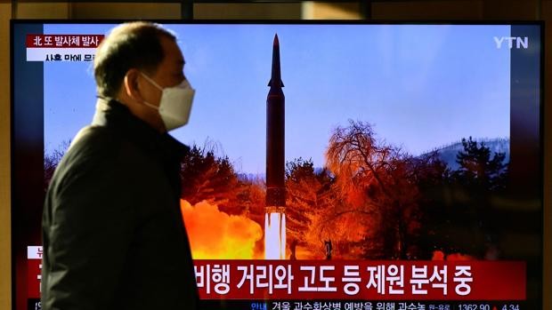 Corea del Norte dispara dos misiles balísticos tras amenazar a EE.UU.