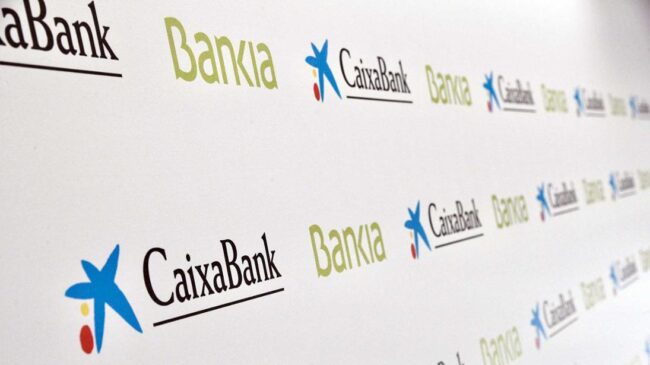 Caixabank gana casi cuatro veces más que en 2020 tras su fusión con Bankia
