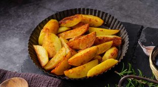 Receta para freidora de aire: cómo hacer patatas gajo y que queden crujientes