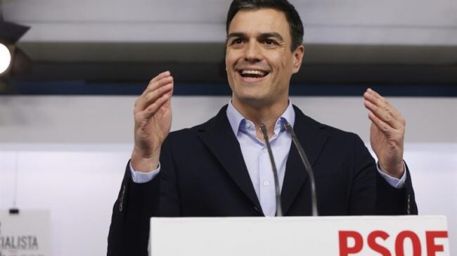 PP y Vox superarían a la izquierda ante un PSOE desgastado, según una encuesta de 'El País'