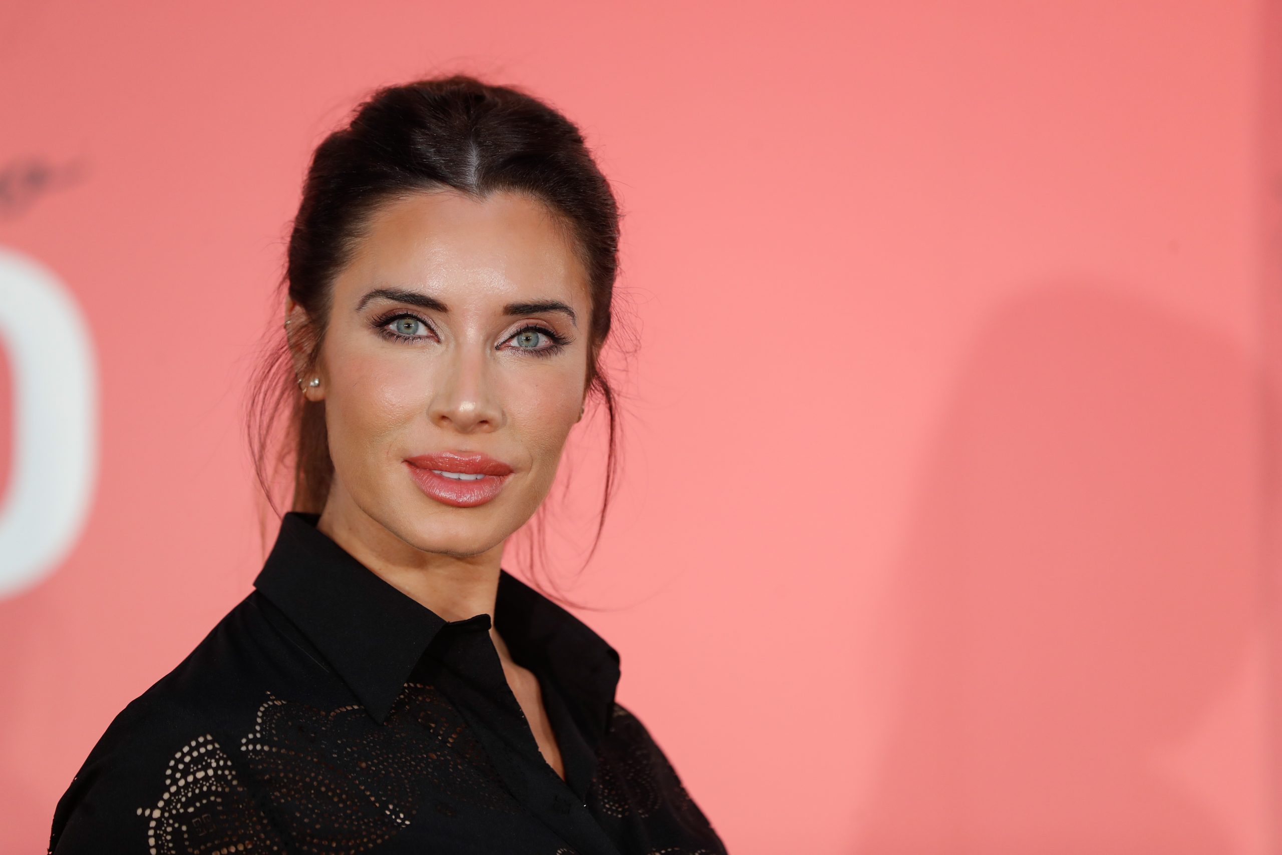 Pilar Rubio pasa por la peluquería para decir adiós a su larga melena morena