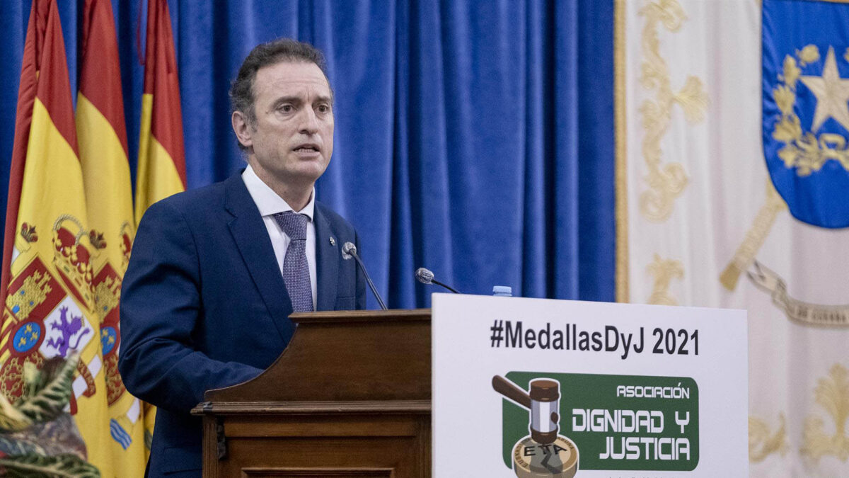 Dignidad y Justicia denuncia que Twitter bloquea un vídeo de su campaña para detener a los huidos de ETA
