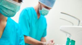 La sexta ola de covid se afronta con un déficit de más de 29.000 sanitarios