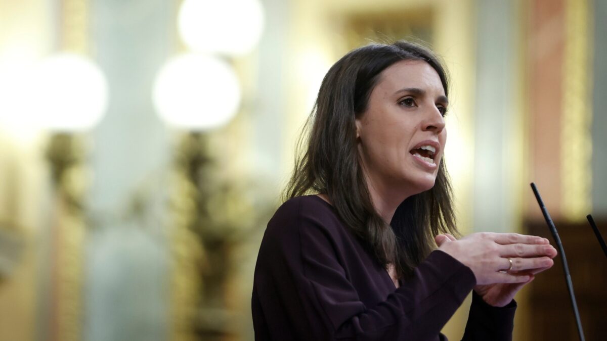 Irene Montero asegura que rezar frente a clínicas abortivas es «acosar»