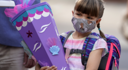 Francia impone el uso obligatorio de mascarillas a niños a partir de los 6 años