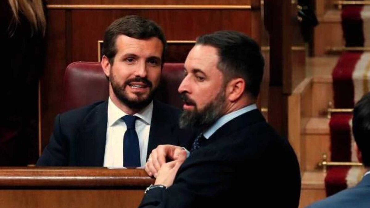 Nueva encuesta: la subida de Vox salva un potencial gobierno de derechas ante la caída del PP