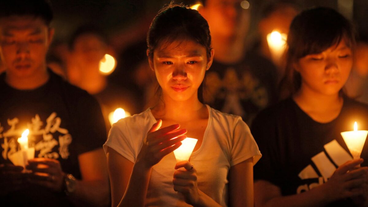 Diez meses de cárcel más para la promotora de la vigilia por Tiananmen en Hong Kong