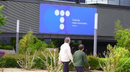 Telefónica cierra la venta de activos de fibra óptica a KKR en Colombia