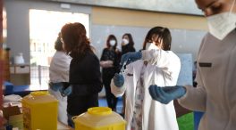 Sanidad aprueba que los mayores de 18 años puedan recibir la tercera dosis de la vacuna contra la covid