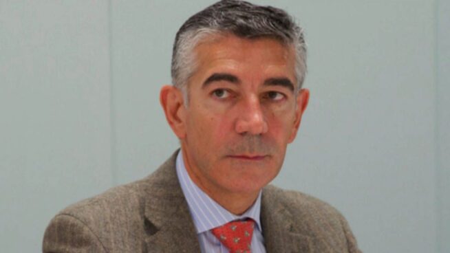 Vicente Soriano, exasesor de la OMS, señala que "el fin de la pandemia podría darse en Semana Santa"