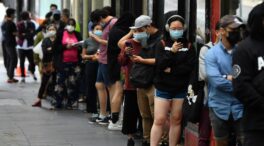 Locura en Australia: colas de hasta 9 horas por una PCR