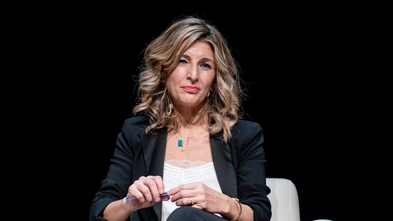 Yolanda Díaz sigue por delante de Pedro Sánchez en la lista de políticos mejor valorados, según el CIS