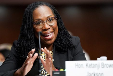 Biden nomina a Ketanji Brown Jackson para convertirse en la primera mujer negra en el Supremo de EEUU