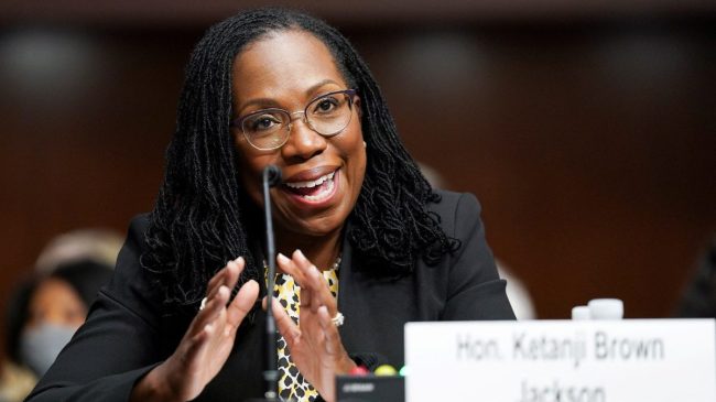 Biden nomina a Ketanji Brown Jackson para convertirse en la primera mujer negra en el Supremo de EEUU