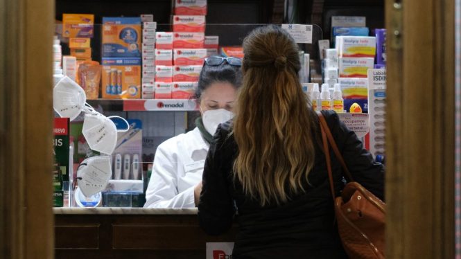 Sin paracetamol ni ibuprofeno: 500 medicamentos escasean en las farmacias españolas