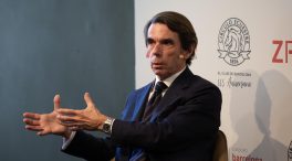 Aznar cuestiona la entrada de Vox en Castilla y León porque «se quiere cargar» las autonomías
