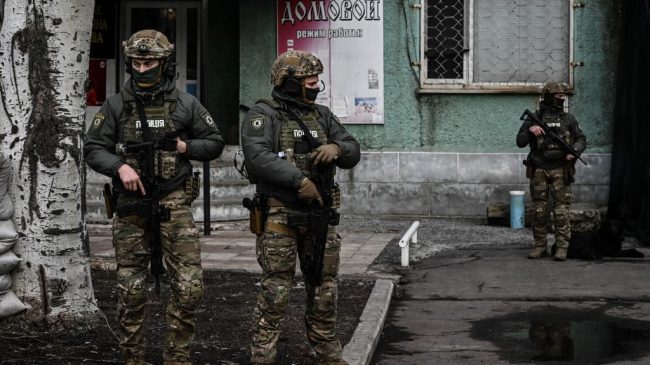 Dos soldados ucranianos muertos y varios heridos por fuego de artillería en el este de Ucrania