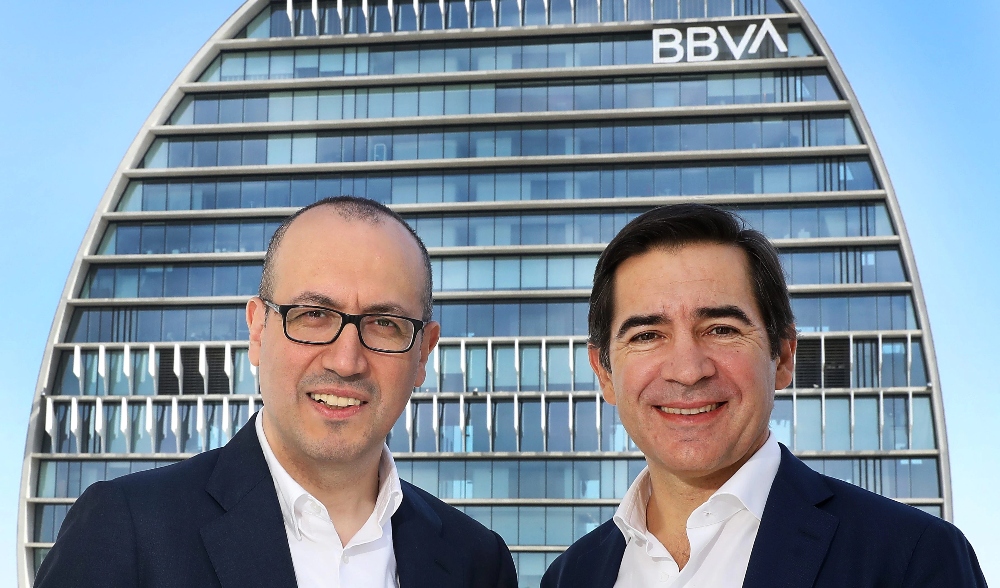 BBVA reduce en España su plantilla en 1.500 trabajadores más que lo pactado en el ERE