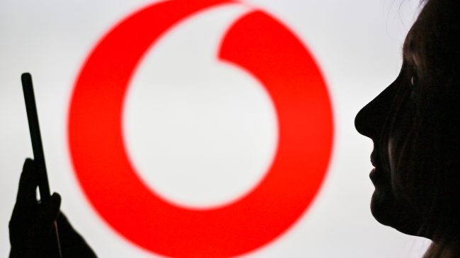 Vodafone, multada con 6.000 euros por llamar a un cliente durante sus horas de descanso