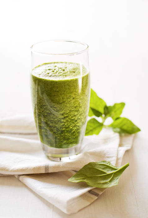 La receta del zumo verde de verduras para adelgazar la grasa del vientre