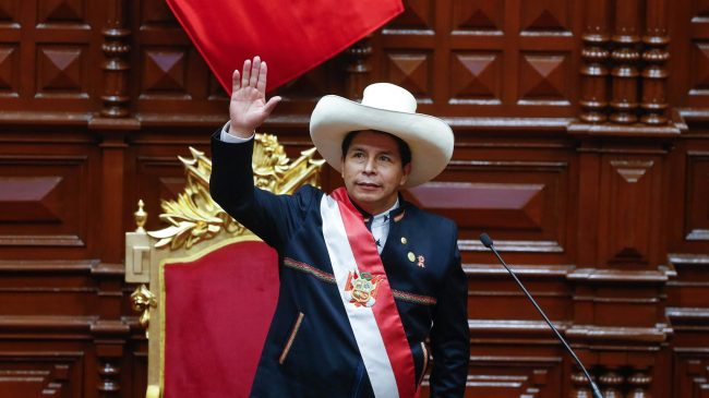 El presidente de Perú toma juramento al cuarto gabinete ministerial tras la dimisión del primer ministro