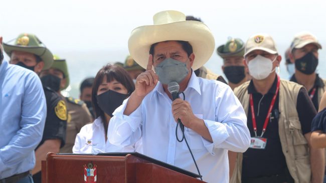El presidente de Perú toma juramento a los nuevos ministros tras la crisis en el Gobierno