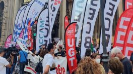 Los trabajadores de CaixaBank se manifiestan para protestar por la «presión» social y comercial