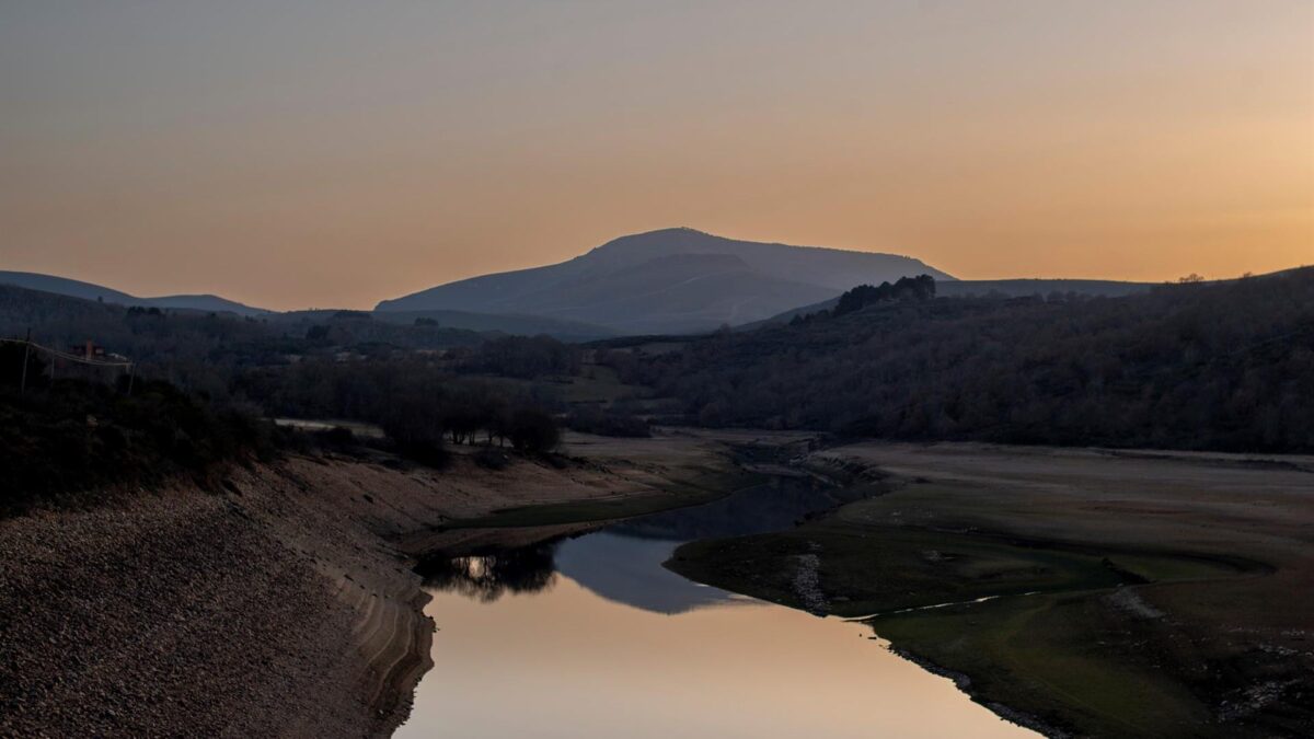 Cielos despejados y sin lluvias con ascenso de las temperaturas en gran parte de España